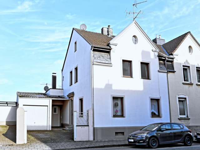 Doppelhaushälfte mit Geschichte in Bettrath-Hoven verkauft
