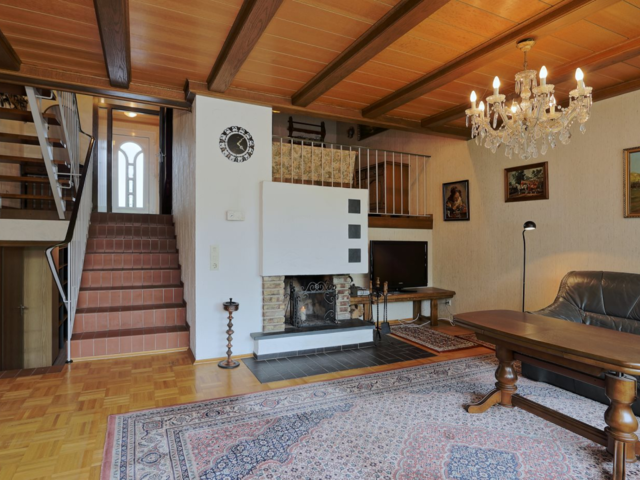 Splitlevel-Reihenhaus in Mönchengladbach-Uedding – Familienfreundliches Zuhause mit Sonnengarten